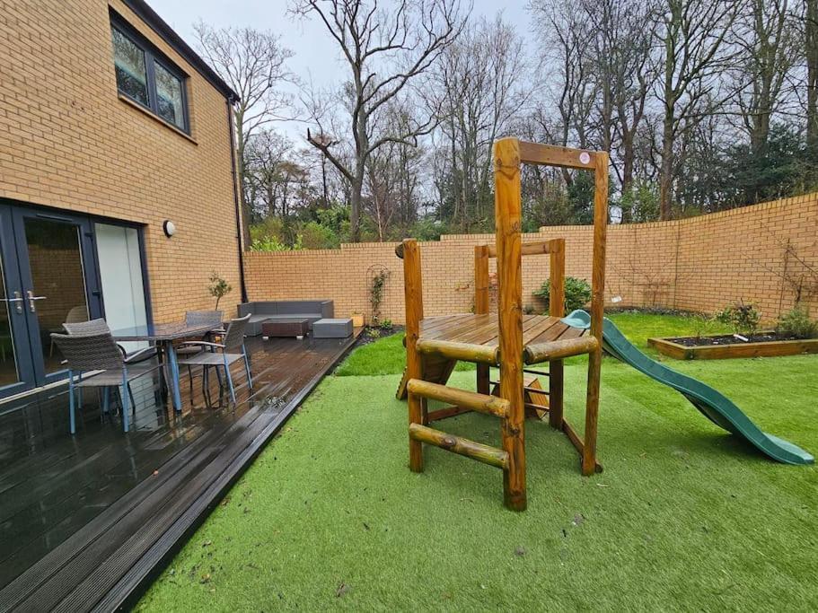 Our House @ Little France Vila Edimburgo Exterior foto
